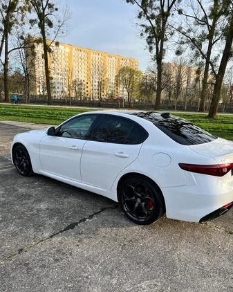 Alfa Romeo Giulia cena 84900 przebieg: 88292, rok produkcji 2017 z Białystok małe 106